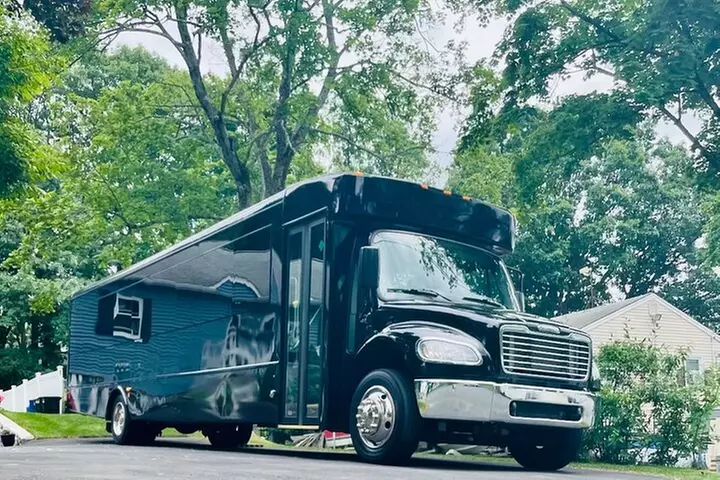 Limo Private Transfer Logan International Airport to Boston