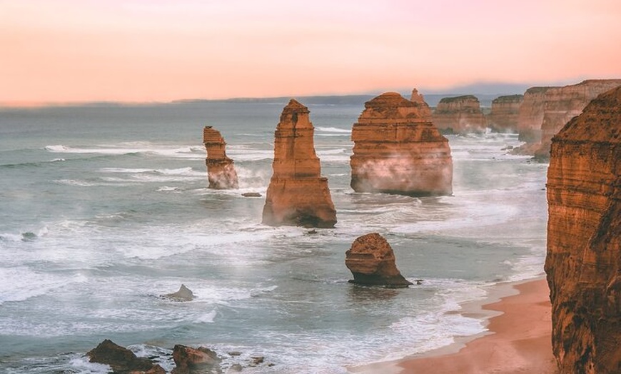 Image 2: Melbourne: Great Ocean Road Tour with Maxi Highlights in One Day