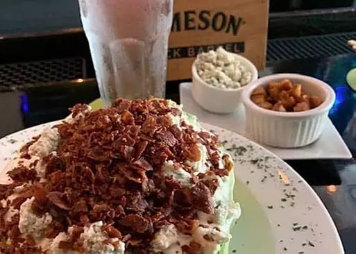 5% Cash Back at Legendary Bar & Grill
