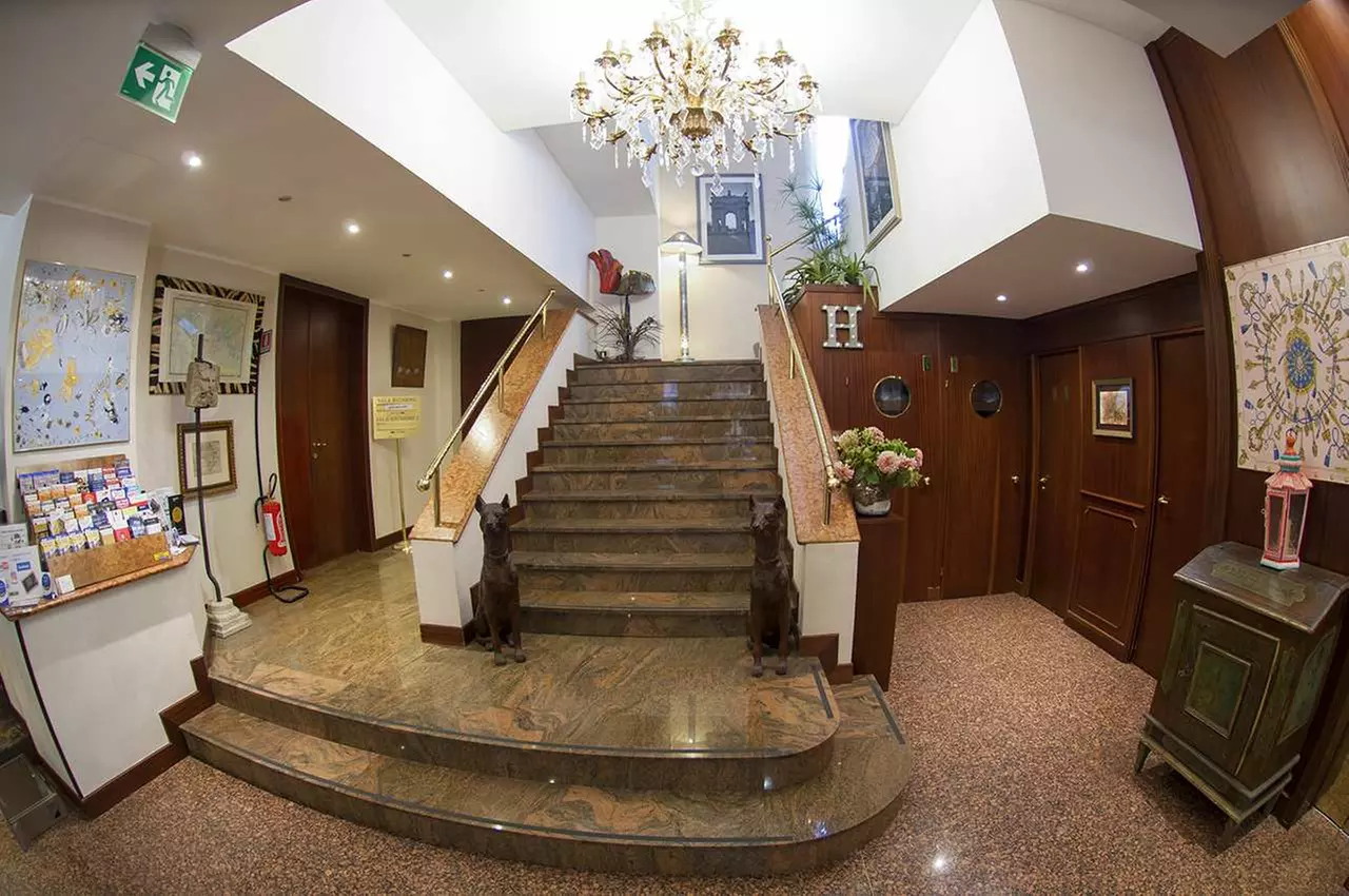 ✈ ITALIË | Milaan - Hotel Bristol Milano 4*, 2 nachten - Stadscentrum