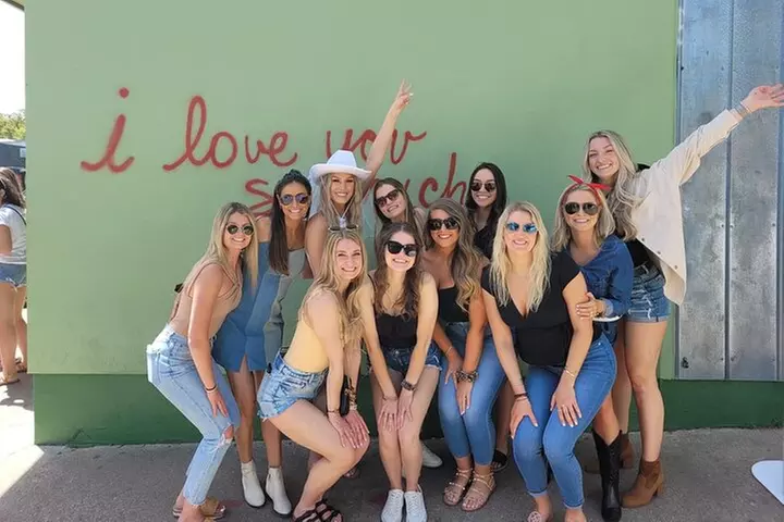Austin Murals & Mimosas Roofless Party Bus Tour