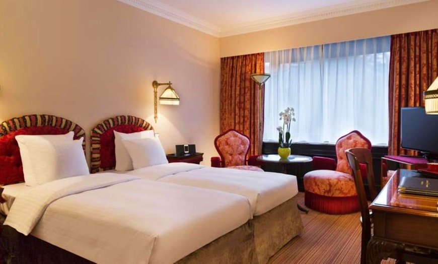 Image 3: ✈ BELGIQUE | Bruxelles - Hotel Barsey by Warwick 4* - City break