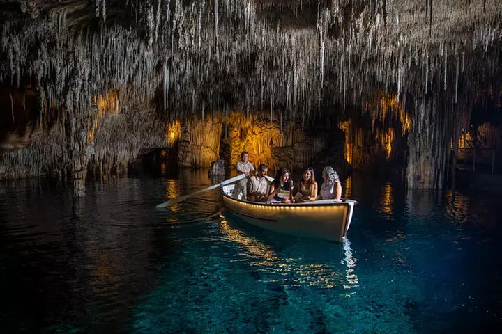 Medio Día a las Cuevas del Drach con Paseo en Barco y Concierto.