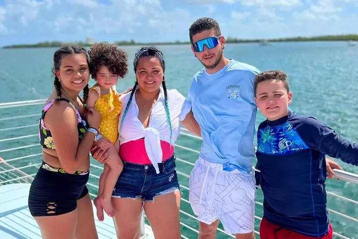 Key West Sandbar Charter With Kayak Tour: Includes Lunch & Drinks