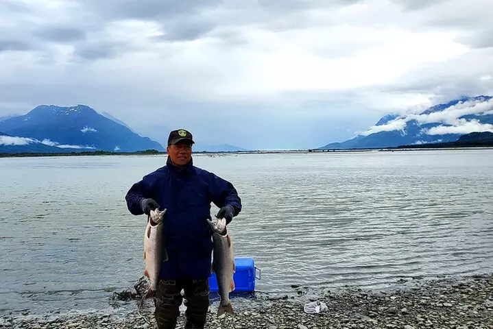 Alaskan Salmon 8-Hour Fishing Experience