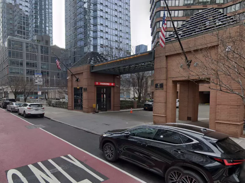 Parking at City Parking - River Place Garage LLC - Primary Image