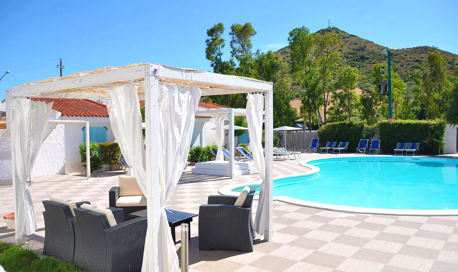 ✈ SARDINIEN | Posada - Resort Fior di Sardegna 4*, 2 Nächte - Direkt am Meer - Primary Image