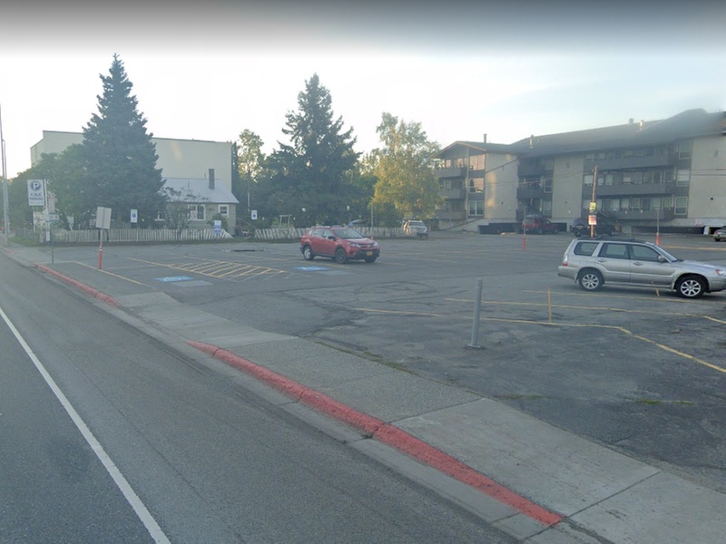Parking at [5075] 220 E. 6th Ave. Lot