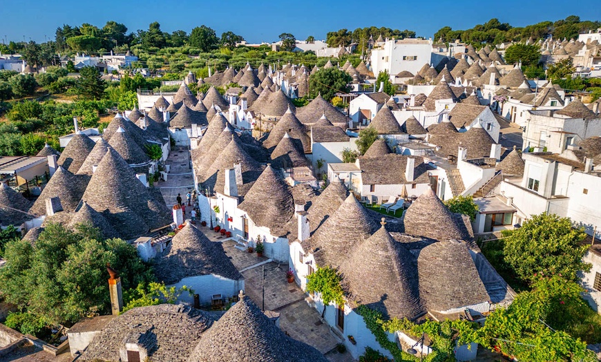 Image 15: ✈ LES POUILLES | Bari - Escapade en liberté dans les Pouilles 4*, 5...