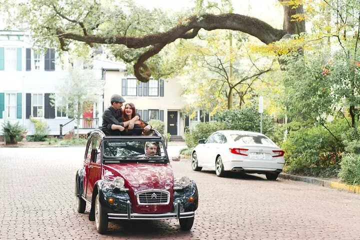 Private Historic Savannah Tour in a Vintage Citroën