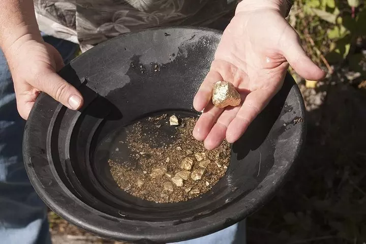 Family Gemstone Mining in West Yellowstone - Primary Image