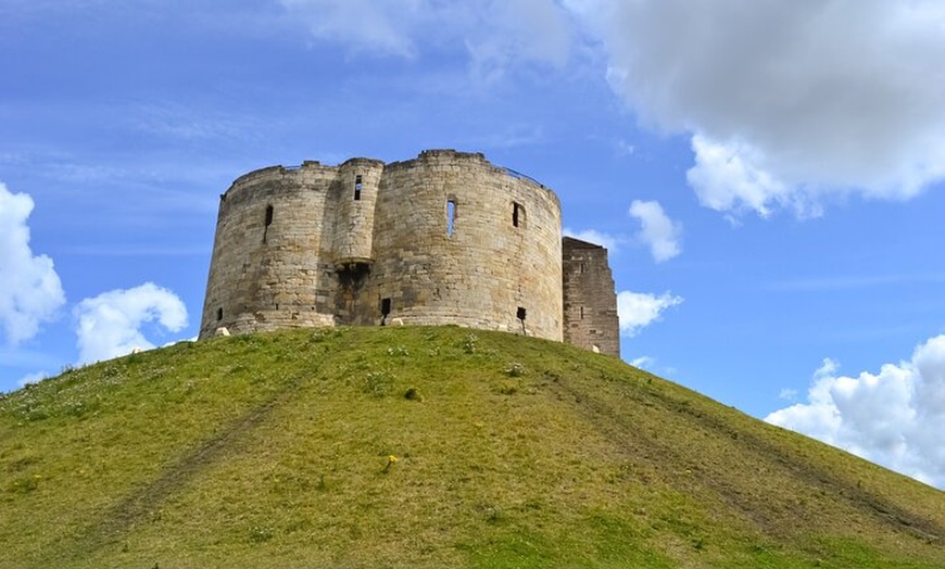 Image 5: Panoramic 1-Hour Bus Tour of York with Afternoon Tea