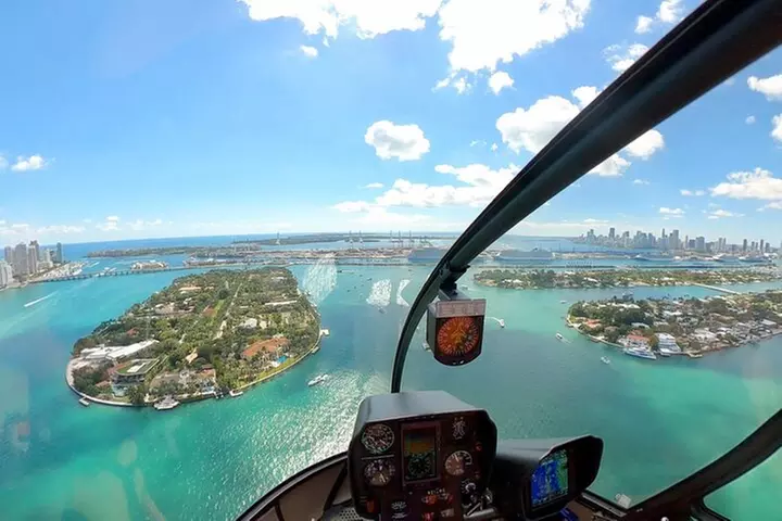 Miami Top-Rated Helicopter Tour: South Beach, Downtown & Islands