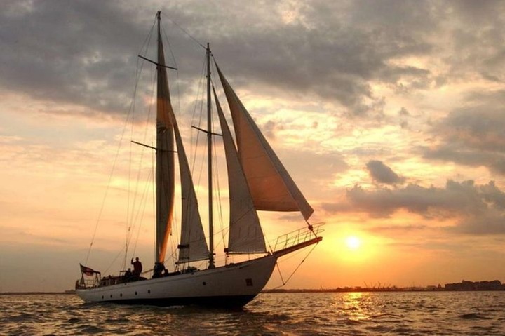 New York City Sunset Sail aboard Shearwater - Primary Image