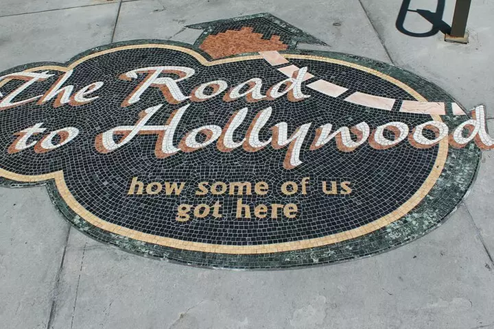 All Hollywood Landmarks on Electric Bike Tour