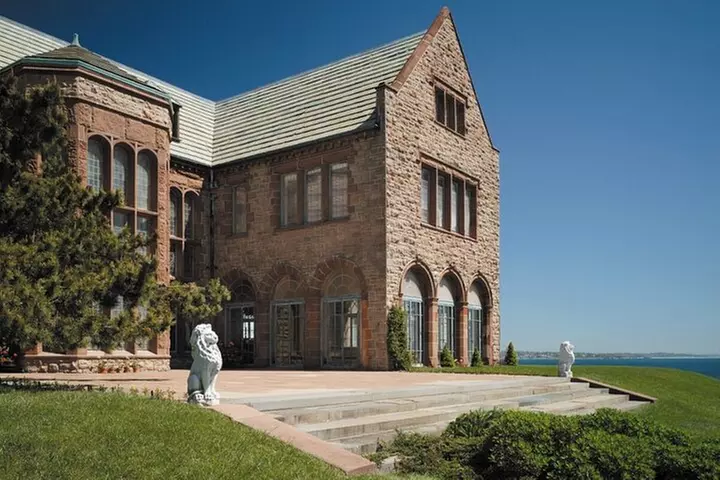 Ocean Drive Historic District: A Newport Self-Guided Driving Tour