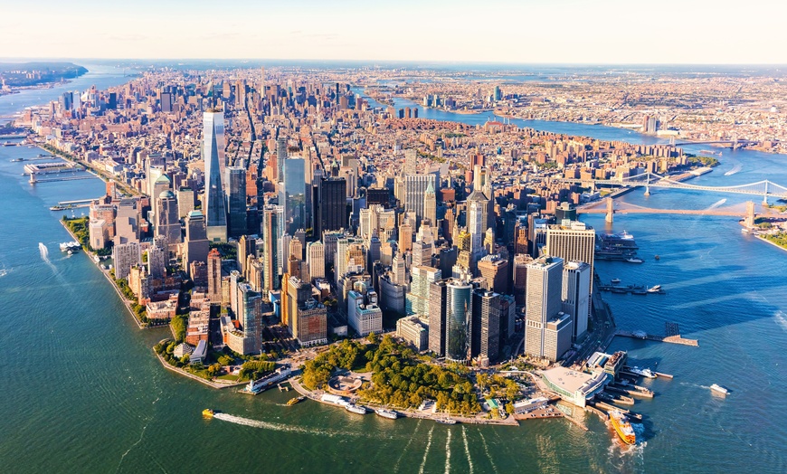 Image 9: ✈ UNITED STATES | New York - Martinique New York on Broadway Curio ...