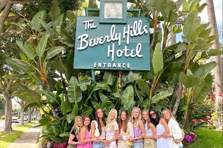 2.5Hr Beverly Hills Sign & Mulholland Dr AI powered driving tour