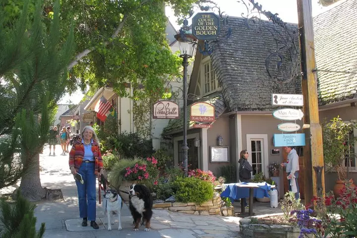 Guided 2-Hour Walking Tour in Carmel by the Sea