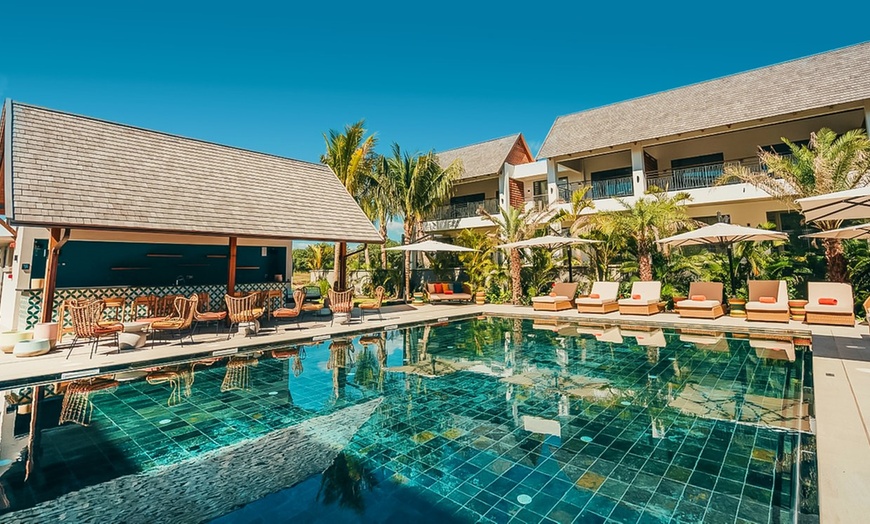 Image 1: ✈ MAURITIUS | Grand Baie - Domaine de Grand Baie 4* - Upgrade in om...