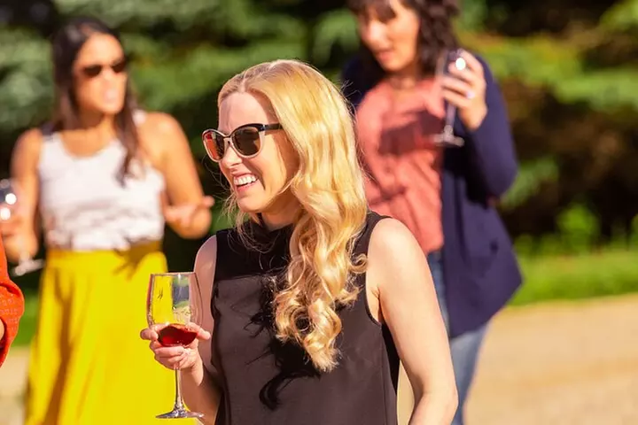 Small-Group Vineyard and Orchard Tour with Wine Tasting in Muscoda - Primary Image