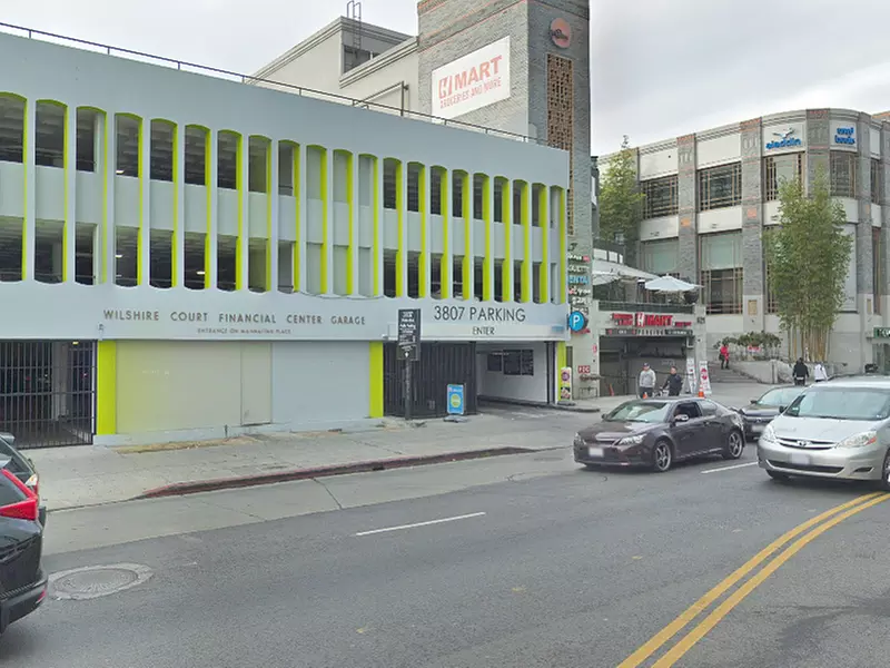 Parking at Wilshire Court Financial Center Garage - Second Medium