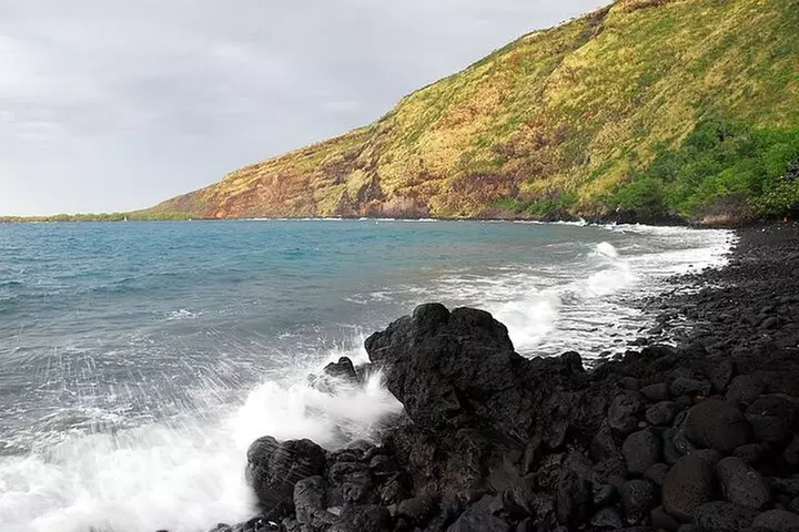 Kona Coast Cruise: Snorkel Kealakekua Bay & Dolphin Encounter - Second Medium