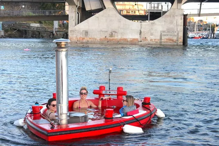 Hot Tub Boat Victoria - Primary Image