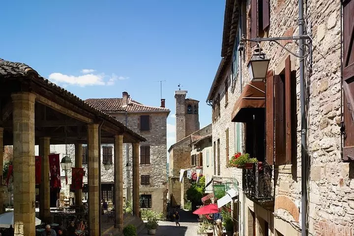 Toulouse : Excursion d'une journée à Albi et Cordes/Ciel avec audioguides - Second Medium