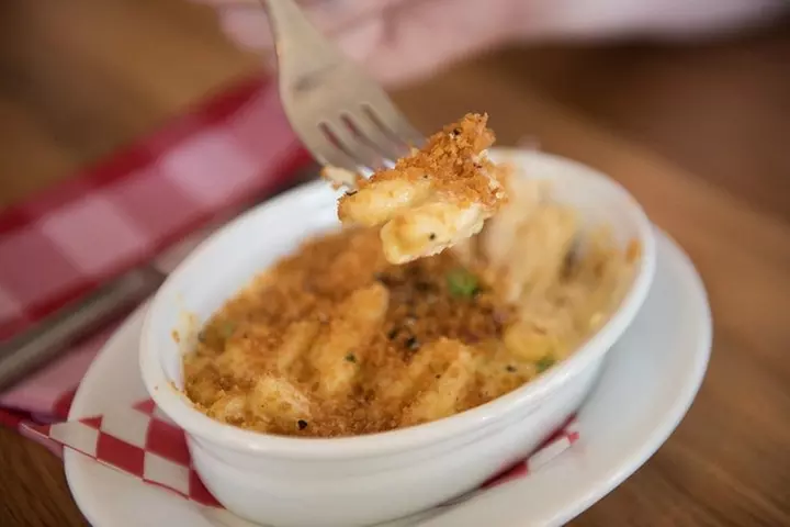 Las Vegas: The Strip's Celebrity Chefs Tour or Downtown Food Tour