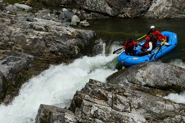 Class lV 6 Hours White Water Rafting in Salmon River California - Primary Image
