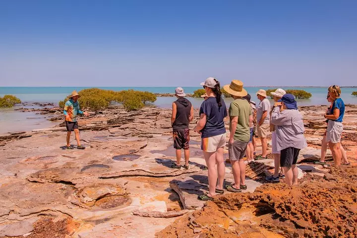 SCENIC AND PREHISTORIC CRUISE - Sparkling Wine & Gourmet Platters