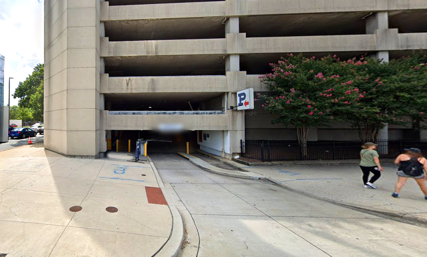Image 2: Parking at Hyatt Regency Inner Harbor Garage