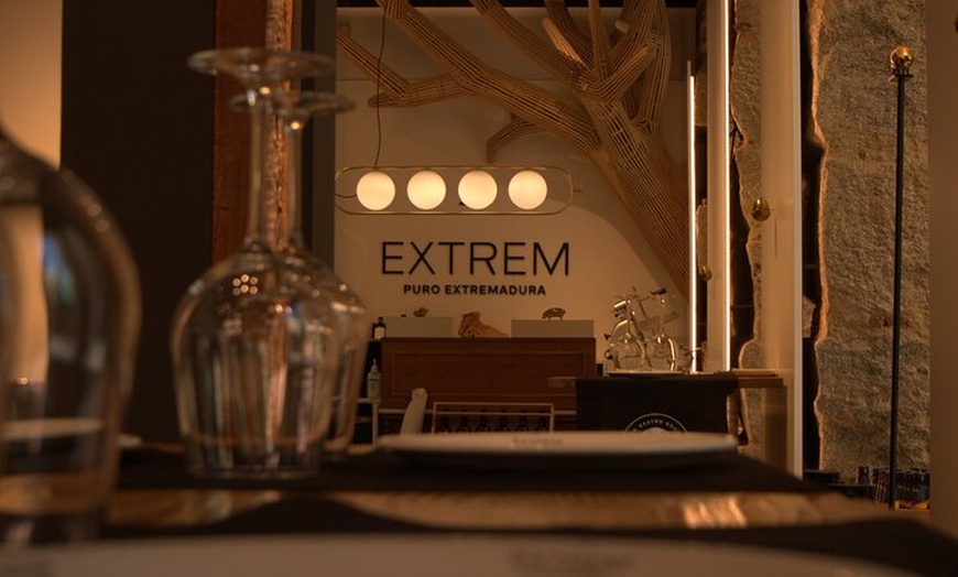 Image 14: Degustación Gourmet de Carnes Curadas con Maridaje de Vinos en Madrid