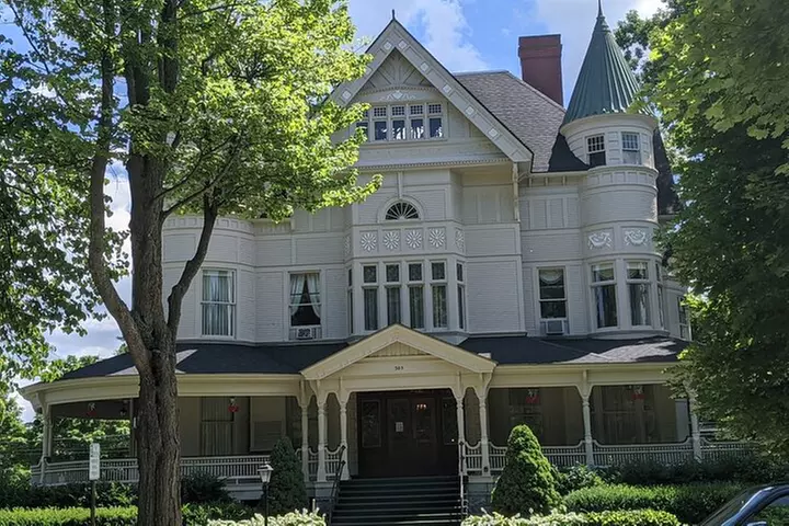 Traverse City Private Tour by Car - Primary Image