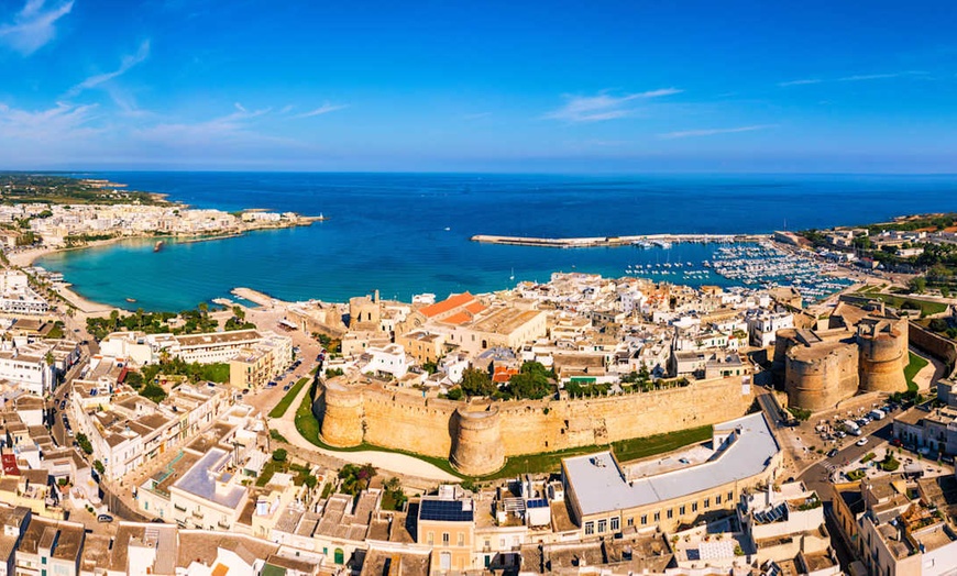 Image 14: ✈ LES POUILLES | Bari - Escapade en liberté dans les Pouilles 4*, 5...