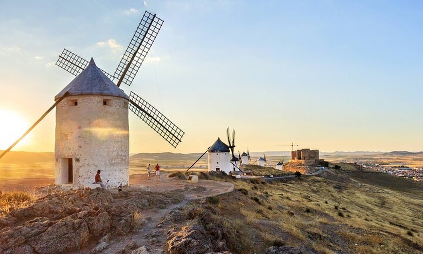 Image 9: Excursión privada de un día a Toledo y los molinos de viento de La ...