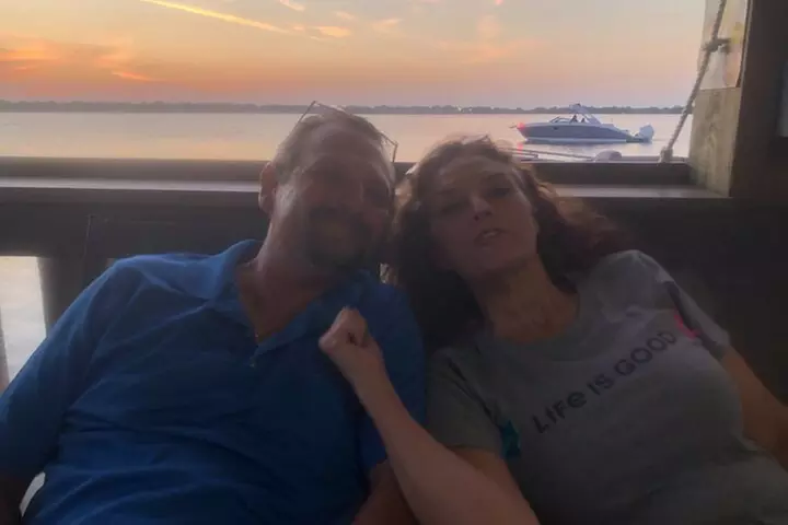 Pontoon Pub Crawl, 5 Lakeside Pubs and Restaurants Visit by Boat