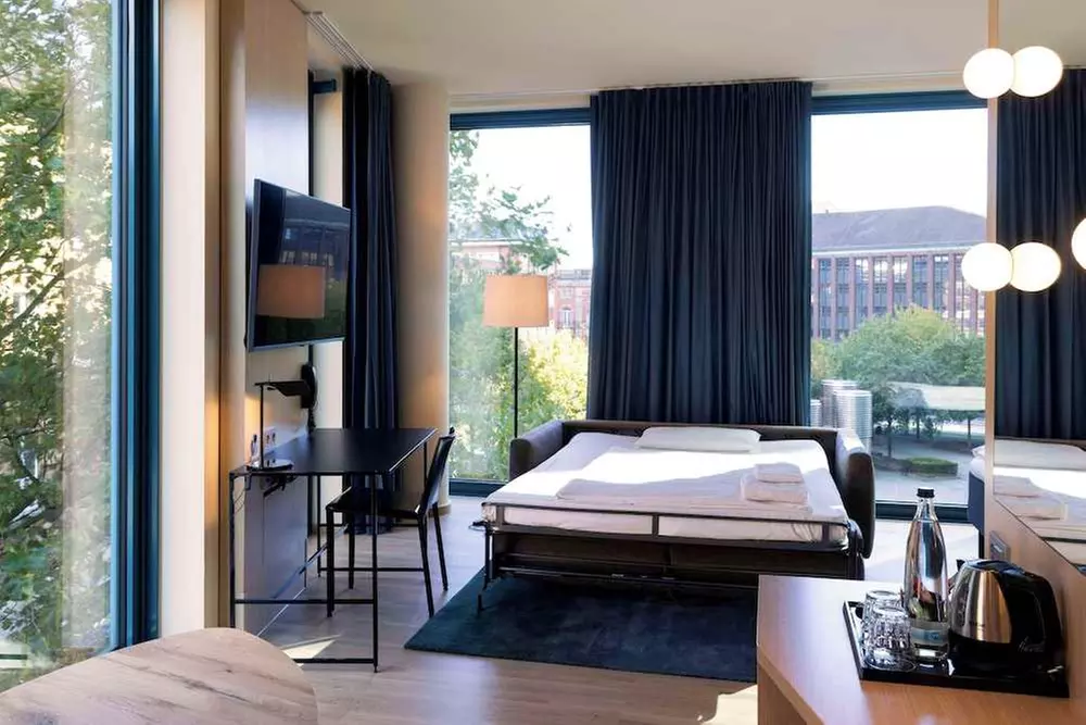 ✈ DEUTSCHLAND | Hamburg - Scandic Hamburg Emporio 4*, 2 Nächte