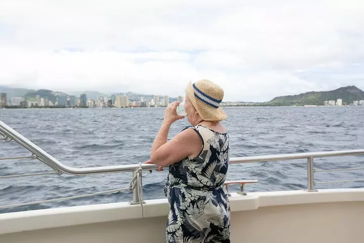 Waikiki Heritage and Diamond Head Wildlife Sail