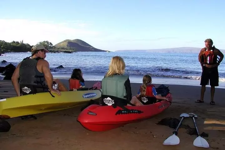 Maui South Shore Premier Kayak and Snorkel Tour from Makena Beach