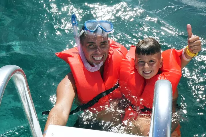 Bahamas: Swimming Pigs, Snorkeling, Beach Break Package