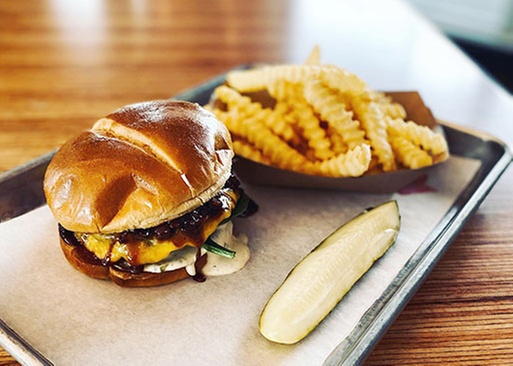 5% Cash Back at Solo's Park & Pub