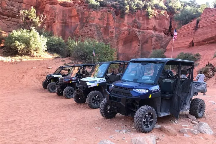 Peek-A-Boo Slot Canyon Tour UTV Adventure (Private)