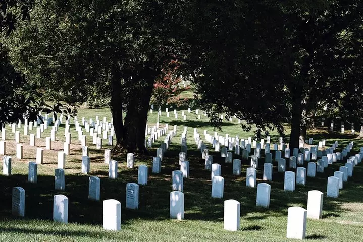 Arlington Cemetery & Changing of the Guard Exclusive Guided Tour