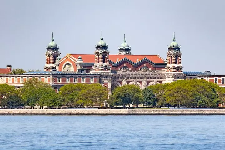 Secrets of the Statue of Liberty and Ellis Island Guided Tour