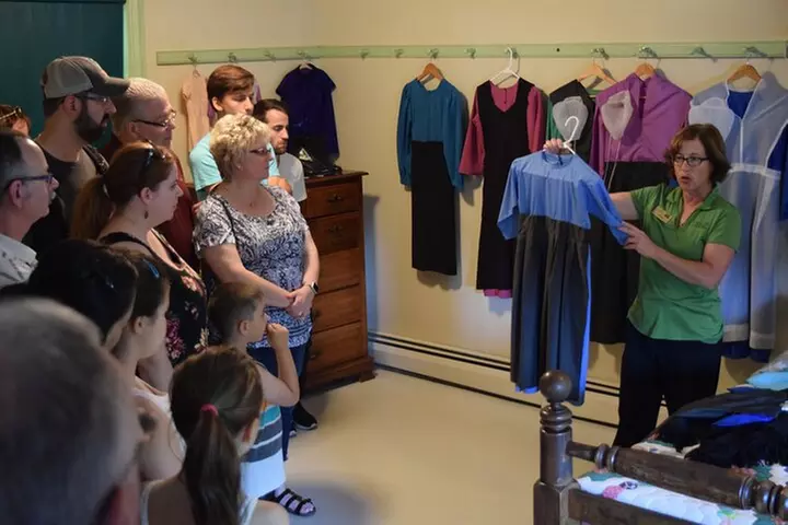 Premium Amish Country Tour including Amish Farm and House