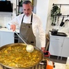 Image 2: Clase de Paella Valenciana con copas y tapas de bienvenida