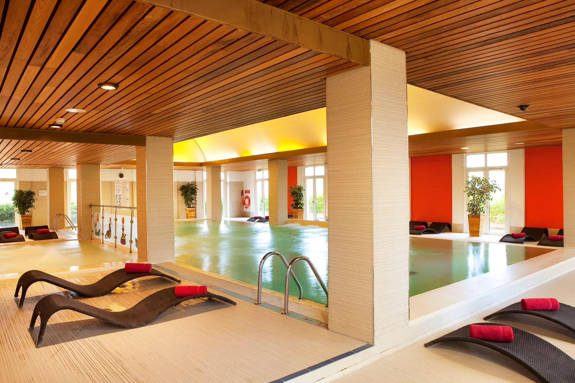 ✈ ÎLE-DE-FRANCE | Magny-Le-Hongre - Grand Magic Hotel 4*, 1 Nacht -...