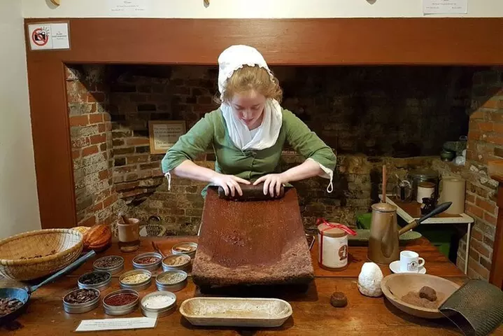 Boston North End Food Tour of 6+ Tastings, Cannoli, Lobster Roll